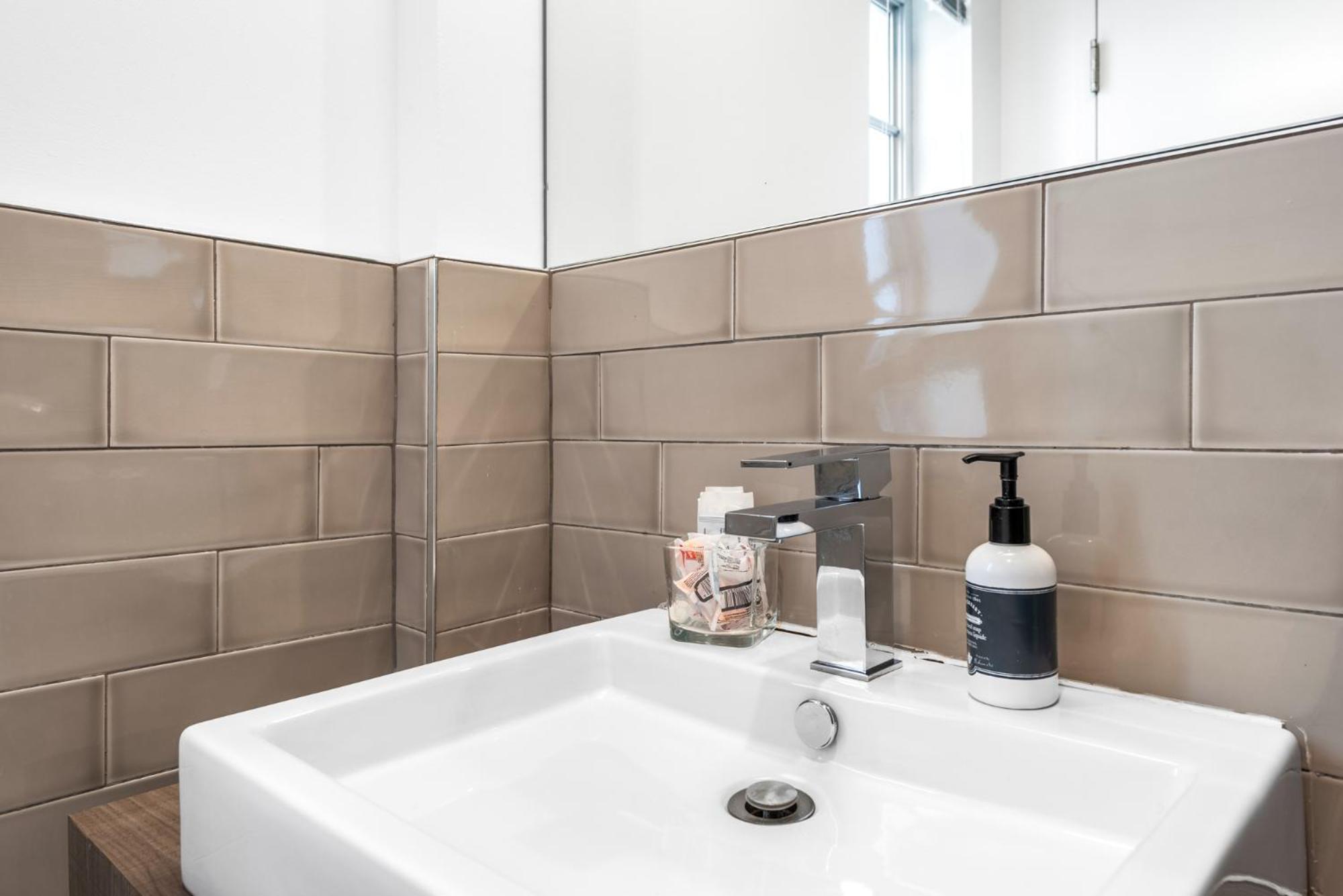 Luxuri Suites マイアミビーチ エクステリア 写真